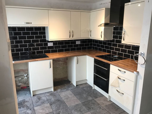 Kitchen fitters Swindon Wiltshire, kitchen fitting company